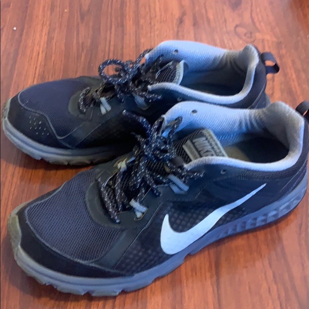 Black Nike trail shoes